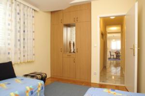 Apartments by the sea Podgora, Makarska - 4330