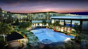 Arezzo Place Affordable 2BR Condo With Pool, Fast Wifi & Unli Netflix And Hot Shower - Near Davao Airport, Samal Barge, and SM Lanang - Sasabayou