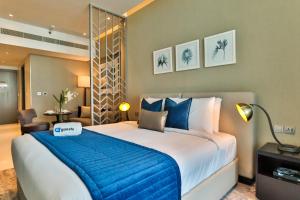 HiGuests - Roomy and Chic Studio with Panoramic Canal Views