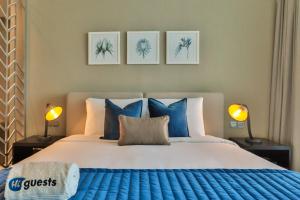 HiGuests - Roomy and Chic Studio with Panoramic Canal Views
