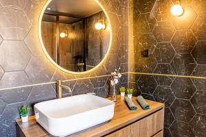 LOFT EN VILLE - Duplex Terrasse coeur historique avec vue dégagée & Parking souterrain Offert