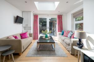 Elegant London Stay - 2BR with Garden in Battersea