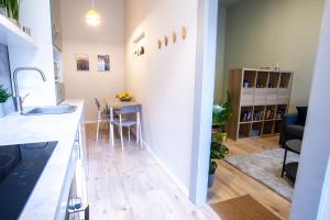 Cozy Apartment On The Boulevard.