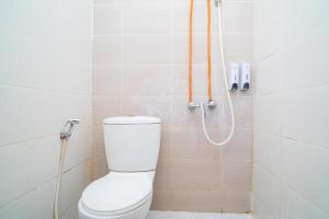 RedDoorz Syariah near Marvel City Mall 2