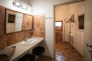 B&B / Chambres d'hotes Logis des Magnans - le Murier - : photos des chambres