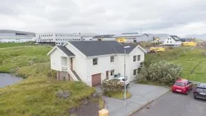 4 Bedroom Apartment - 20 Min Walk From City Centre - Nature - Hoyvík