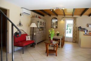 Villas Villa de 2 chambres avec piscine partagee jardin clos et wifi a Grillon : photos des chambres
