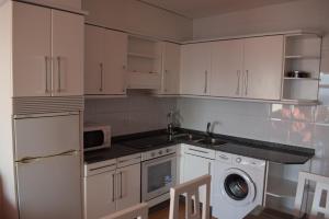 Apartamento a pie de playa en As Sinas.