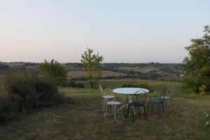 Maisons de vacances Ferme fortifiee du 18e renovee avec vue : photos des chambres