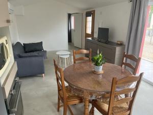 Maisons de vacances La Massoterie gite 3 : Maison 1 Chambre