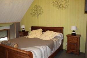 Maisons d'hotes Domaine de La Ville Suzanne - Chambres d'hotes, Roulottes et Cabanes : photos des chambres