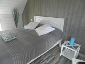 Maisons d'hotes Domaine de La Ville Suzanne - Chambres d'hotes, Roulottes et Cabanes : photos des chambres