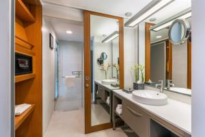 Vivanta Ahmedabad SG Highway