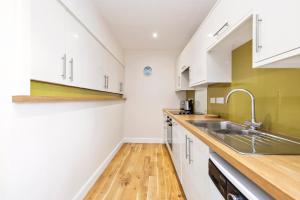 2 bedroom apartment on Peebles High Street