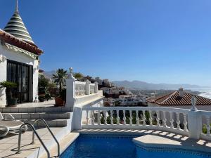 Villa Ladera Panorama - private heated pool