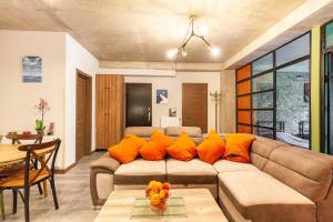 Veli group Apartment near White Bridge °