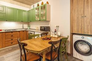 Veli group Apartment near White Bridge °