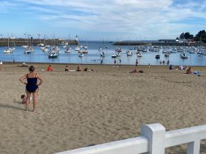 Maisons de vacances Saint-Quay-Portrieux Grande Maison avec terrasse a 40m de la plage du port : photos des chambres