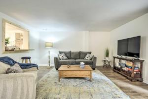 Walk to Dtwn & Breweries: Townhome in Cary!