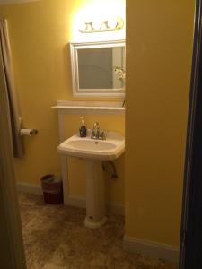 Three Double Bed Suite room in Lodge at Kennebunk