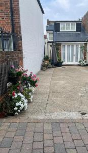 The old coach house 8 North lane