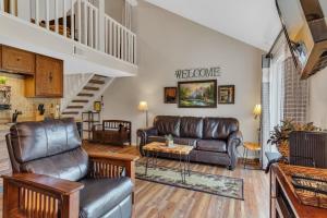 Two-Bedroom Apartment room in Tuscany on Taneycomo Condo