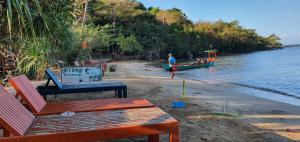 Khim Vouch Ay Rabbit island