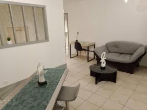 Appartements Fully Equipped Apartment : photos des chambres