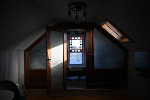 Historic Queen room in Shelburne Hotel