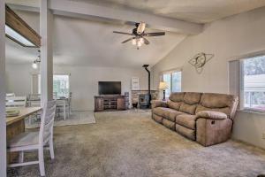 Family-Friendly Home about 1 Mi to Kern River!