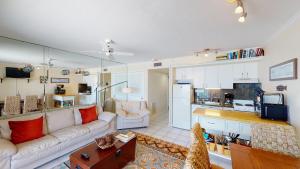 Beachfront at the Apollothe Famous Sunsets Never Get Old