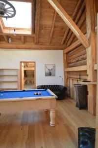 Chalets Luxury Chalet, stunning views with hot tub & sauna : photos des chambres