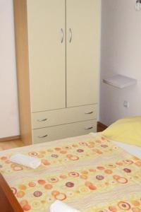 Apartments with a swimming pool Zakucac, Omis - 5954