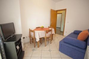 Apartments and rooms by the sea Brela, Makarska - 6056