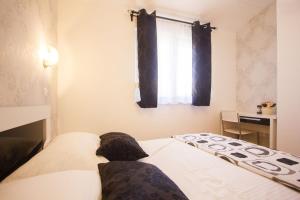 Seaside apartments with a swimming pool Okrug Gornji, Ciovo - 5959