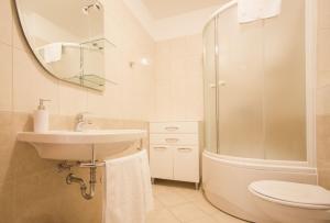 Seaside apartments with a swimming pool Okrug Gornji, Ciovo - 5959