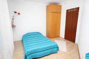 Apartments with parking space Supetar, Brac - 6036