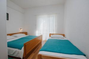 Apartments by the sea Marina, Trogir - 5968