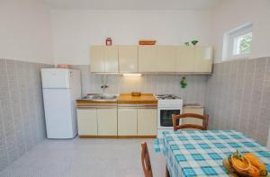 Apartments by the sea Marina, Trogir - 5968