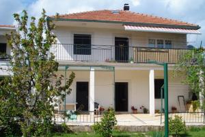 Family friendly seaside apartments Vinisce, Trogir - 5946