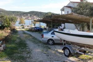 Family friendly seaside apartments Vinisce, Trogir - 5946