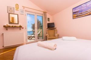 Apartments by the sea Seget Vranjica, Trogir - 6093
