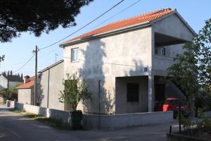 Apartments with a parking space Petrcane, Zadar - 6101 