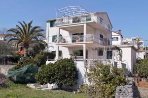 Apartments by the sea Slatine, Ciovo - 6061