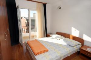 Apartments with parking space Drasnice, Makarska - 6042