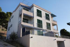 Apartments by the sea Balica Rat, Omis - 5957 