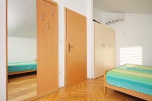 Apartments by the sea Balica Rat, Omis - 5957