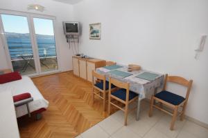Apartments by the sea Balica Rat, Omis - 5957