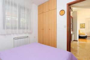 Apartments with parking space Makarska - 5984