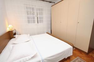 Apartments by the sea Sumpetar, Omis - 5983